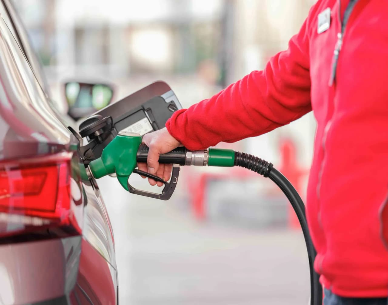 Electric cars dominate Nepal’s four-wheeler imports in FY 2025/26