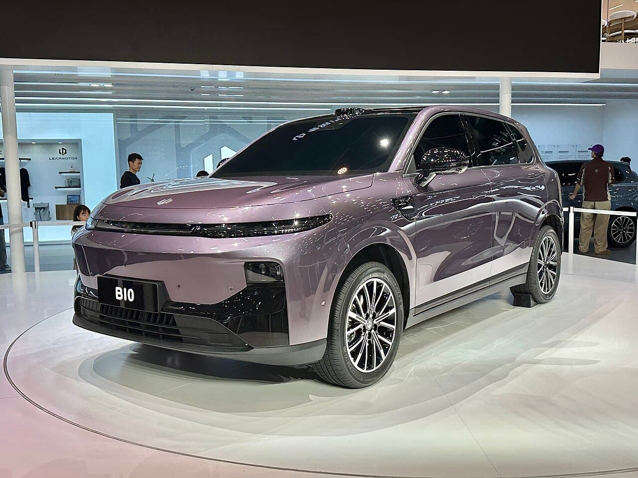 Leapmotor adds 800V tech to B10 and B01, raising EV competition