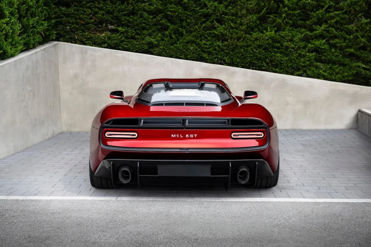 McLaren McL 6GT