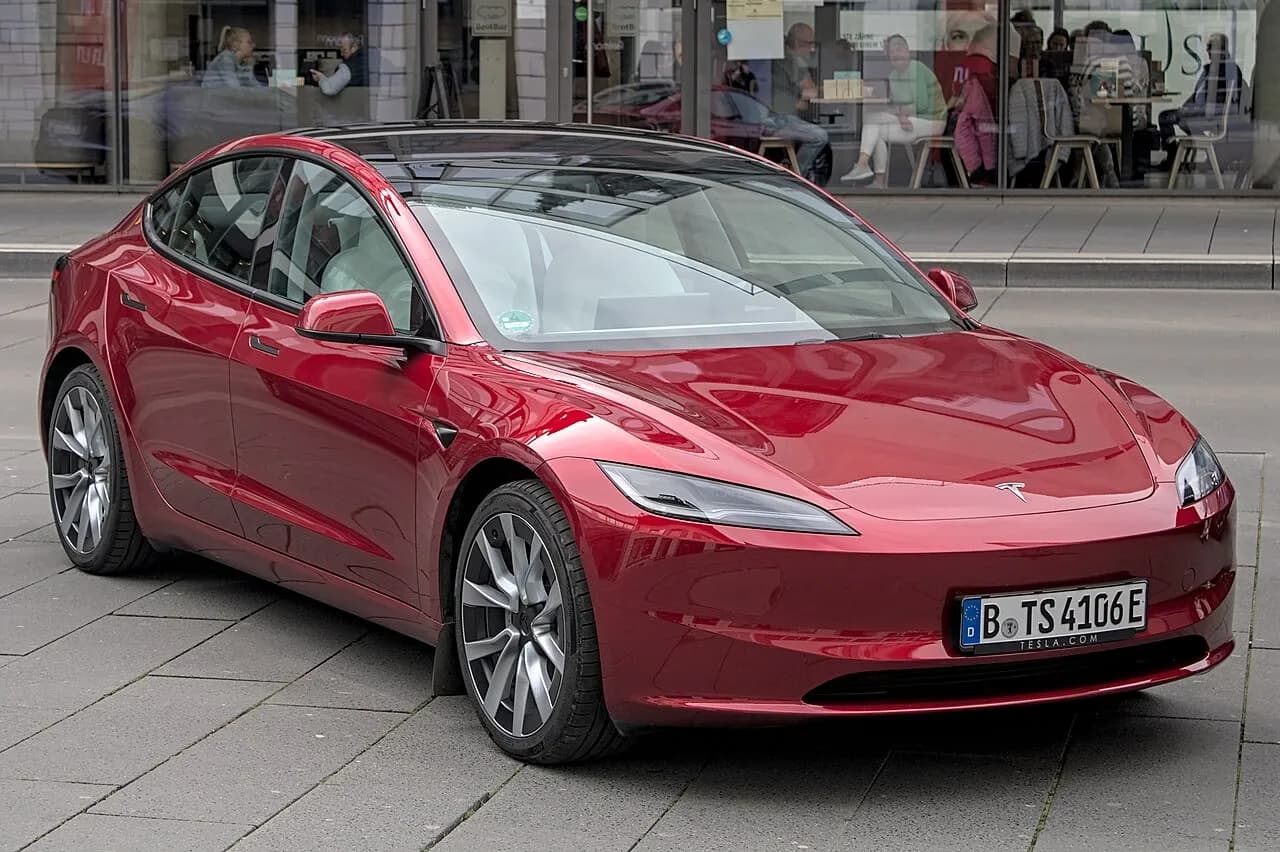 Tesla becomes first carmaker to build 1 crore electric vehicles
