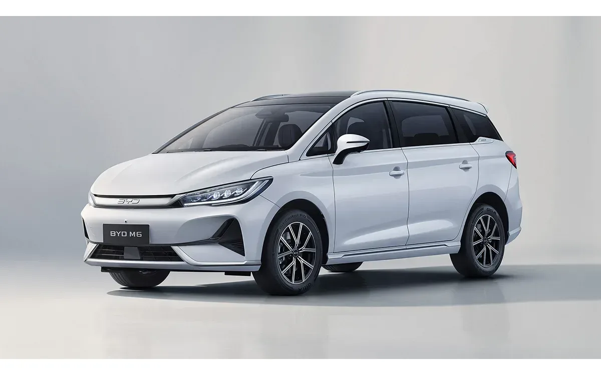 BYD M6 EV vs Jaecoo J5 EV: 7‑seat MPV or feature‑rich SUV for Nepal?
