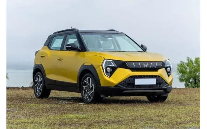 Tata Nexon vs Mahindra XUV 3XO: petrol automatic mileage and price gap matter for Nepali buyers